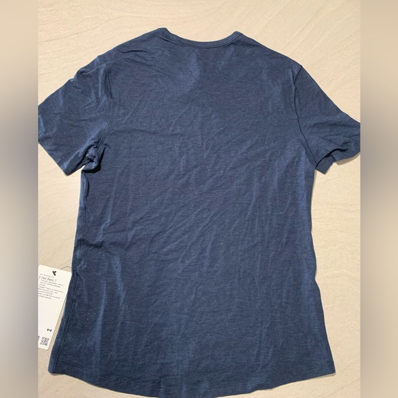 Navy Blue Lulu Lemon 5 Year Basic Tee - Men’s Size Medium (with original tag) - Picture 3 of 8